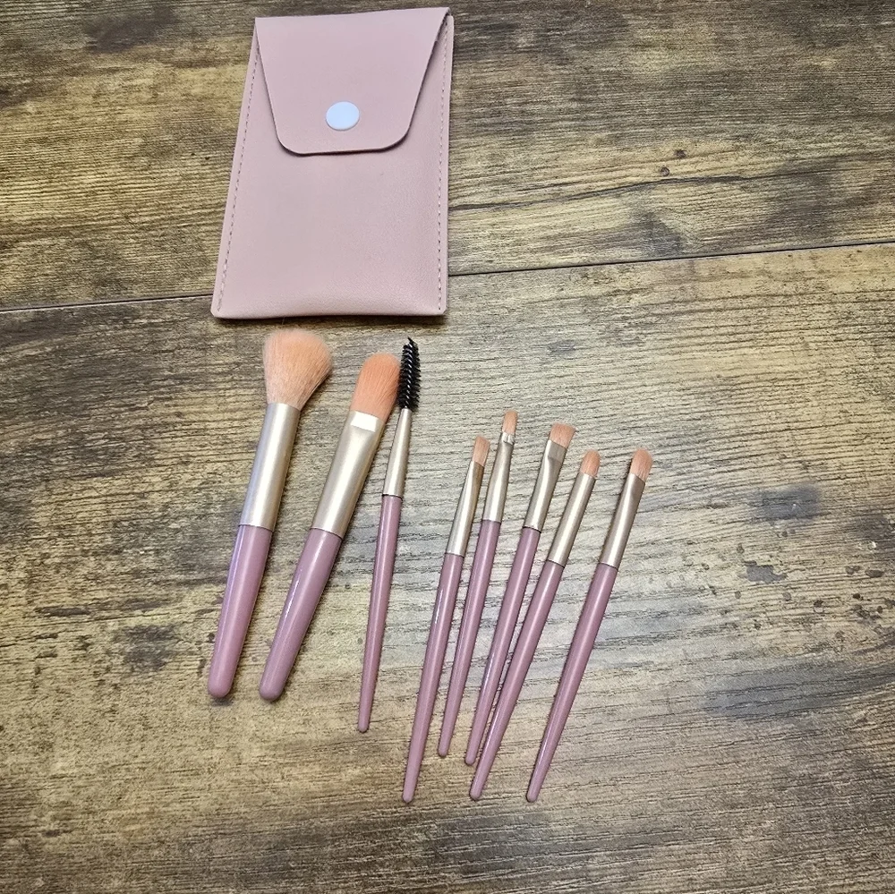 New Portable blush pink Makeup Brush Set of 8 with Case